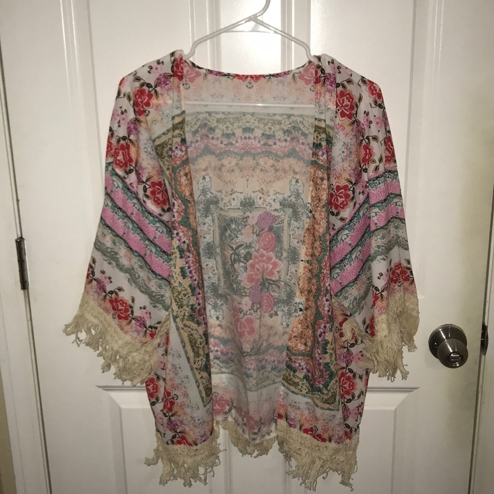 Delicate Floral Kimono With Fringe Detail!